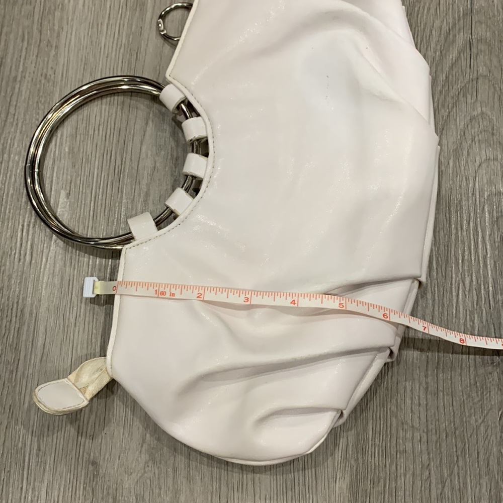 White purse with metal round handle - Picture 12 of 12